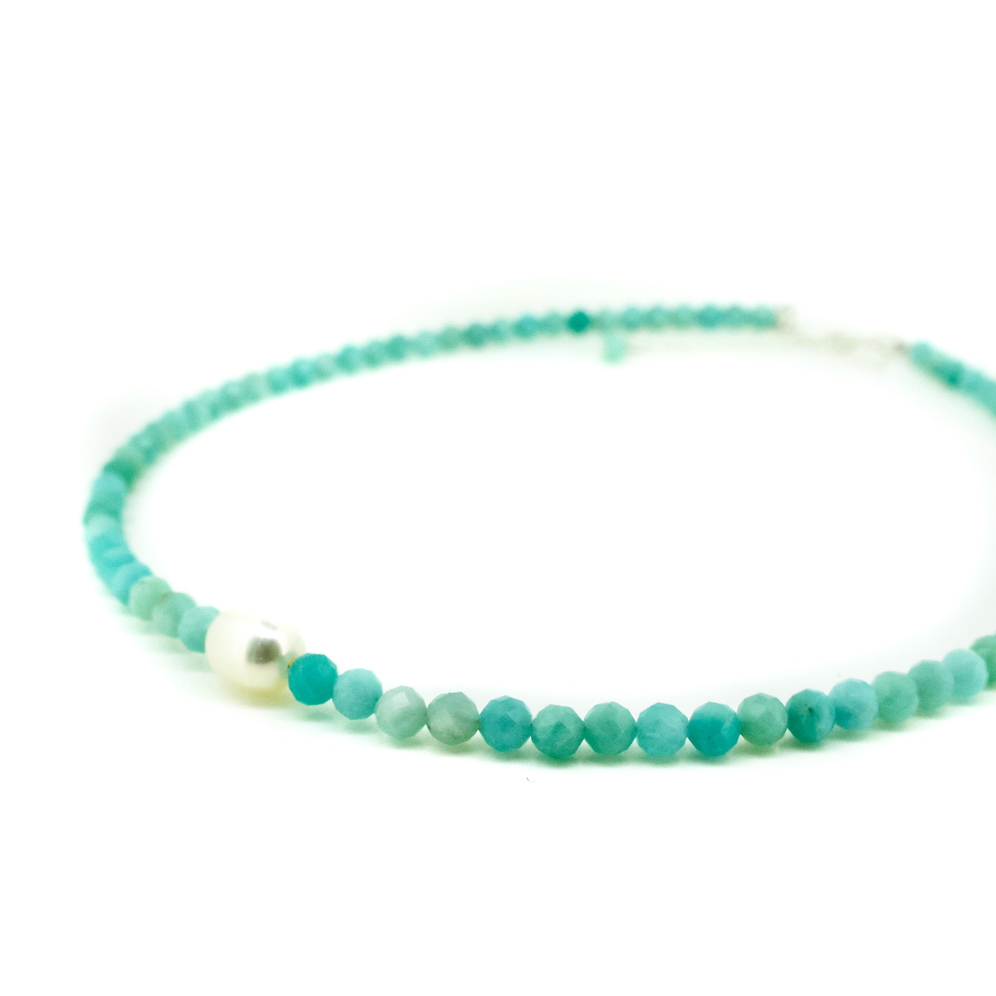 Beaded gemstone necklace with pearl