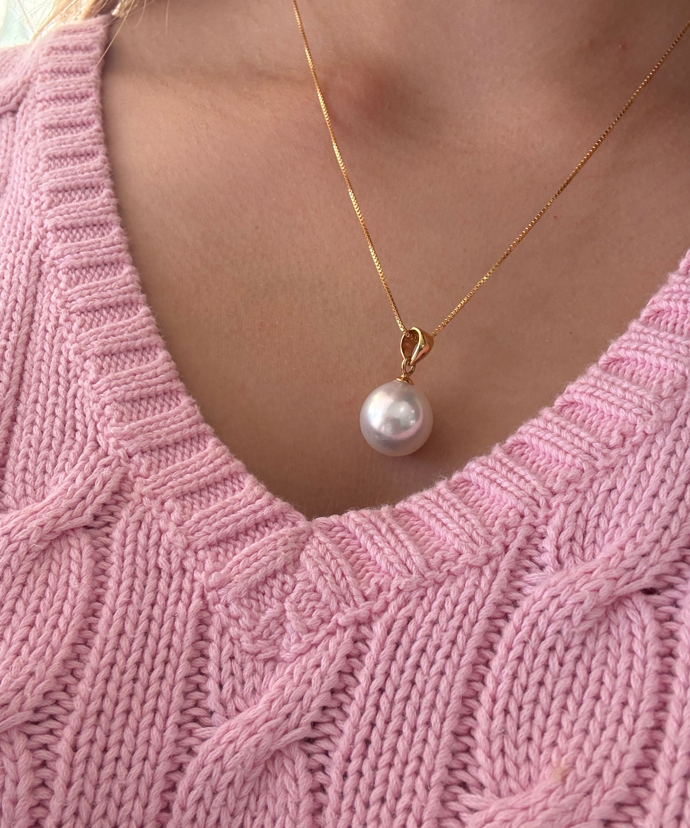 Australian south sea pearl 9ct yellow gold pendant on gold chain 