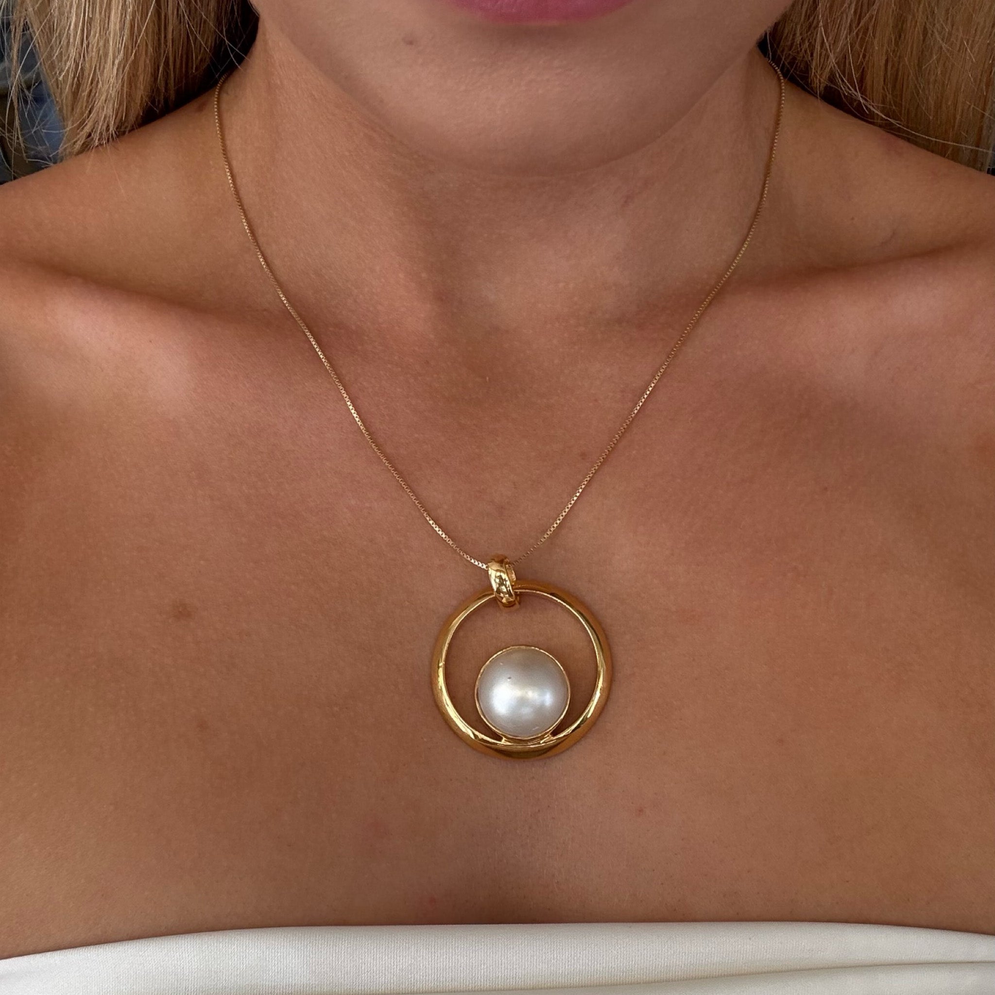 statement mabe pearl pendant designed in broome