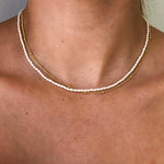 Necklace with delicate freshwater pearls and gold chain