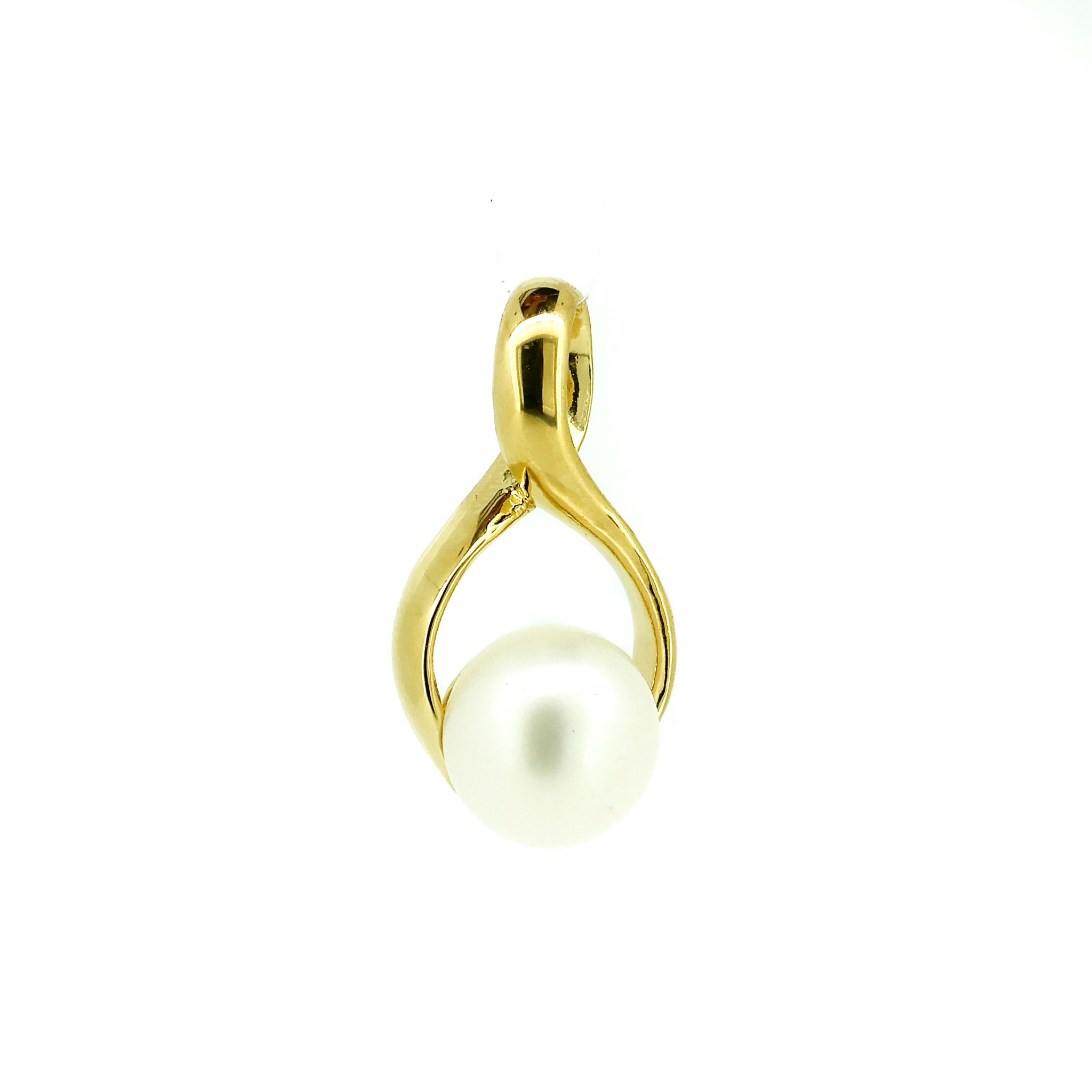 Infinity Pearl Pendant Gold crafted in gold vermeil over 925 sterling silver with freshwater pearl

