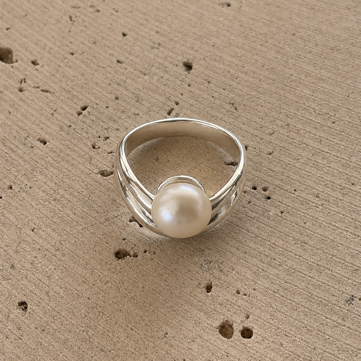 Moon Tide Pearl Ring Silver