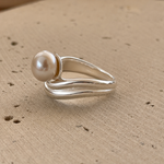 Moon Tide Pearl Ring Silver