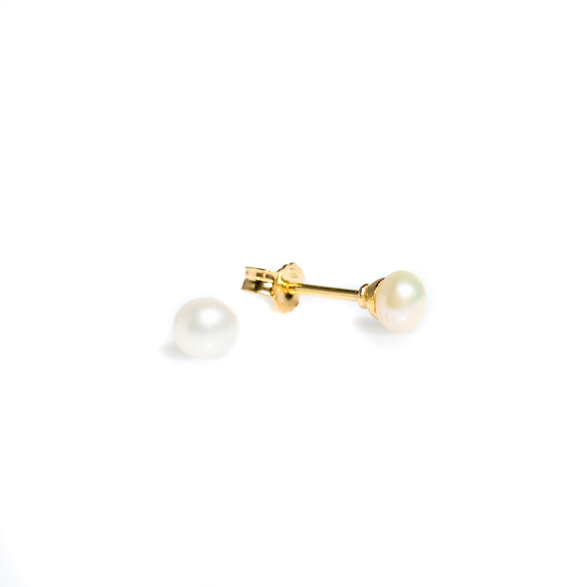 White pearl studs 5mm set in gold vermeil 