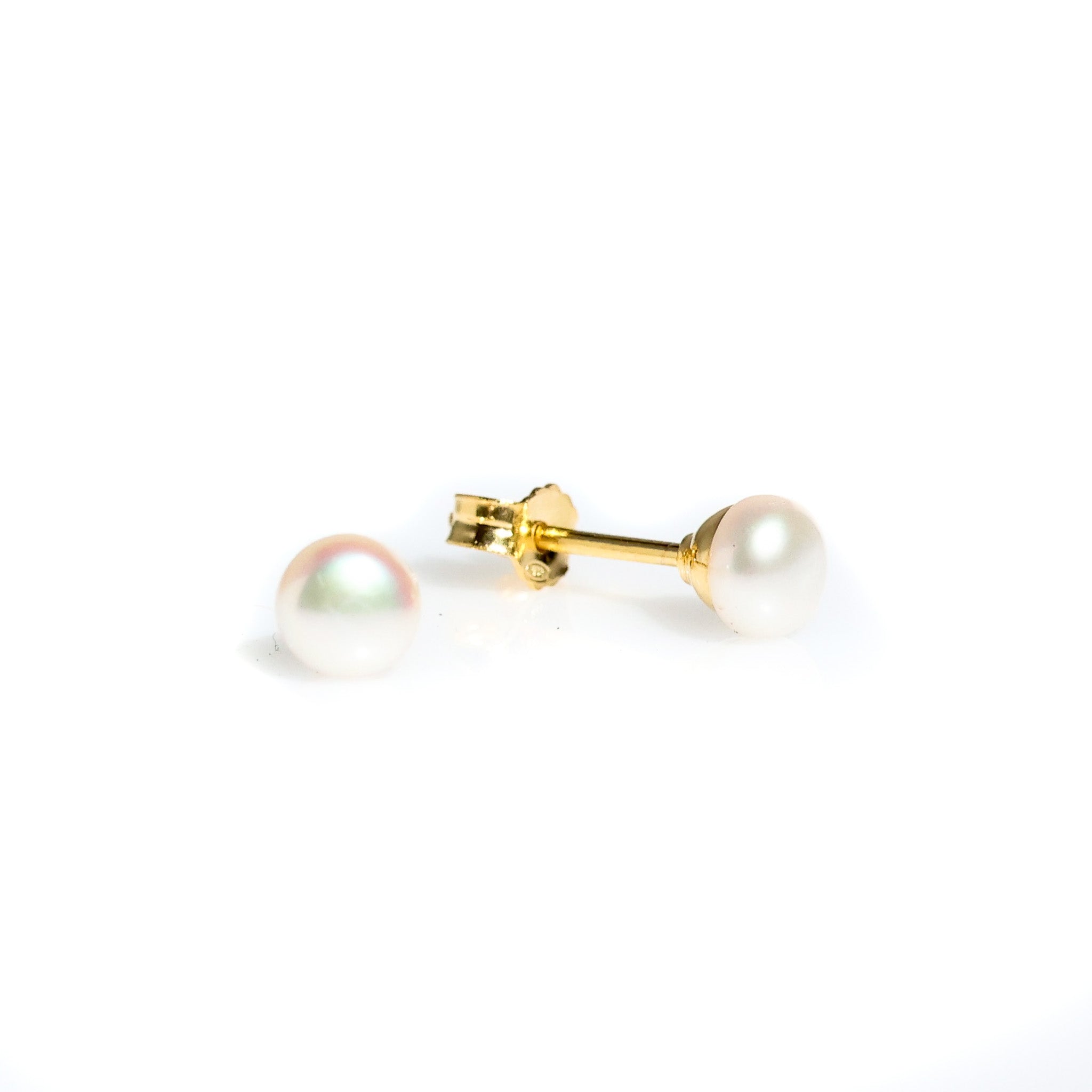 white Pearl studs 5mm set in gold vermeil 