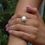 gold ring with keshi pearl