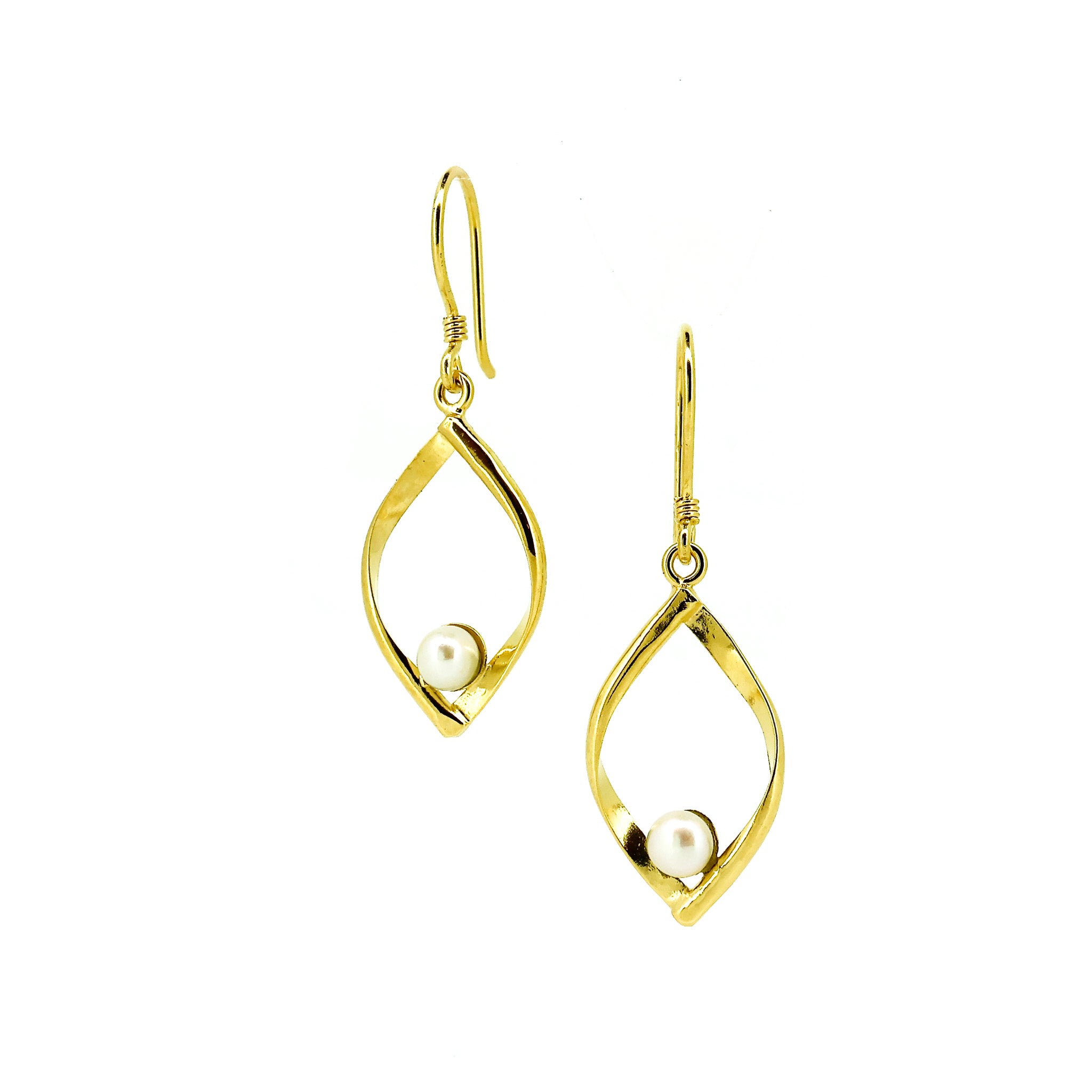Oceanic Diamonds Pearl Earrings gold vermeil freshwater pearl drop earrings designed in Broome Australia