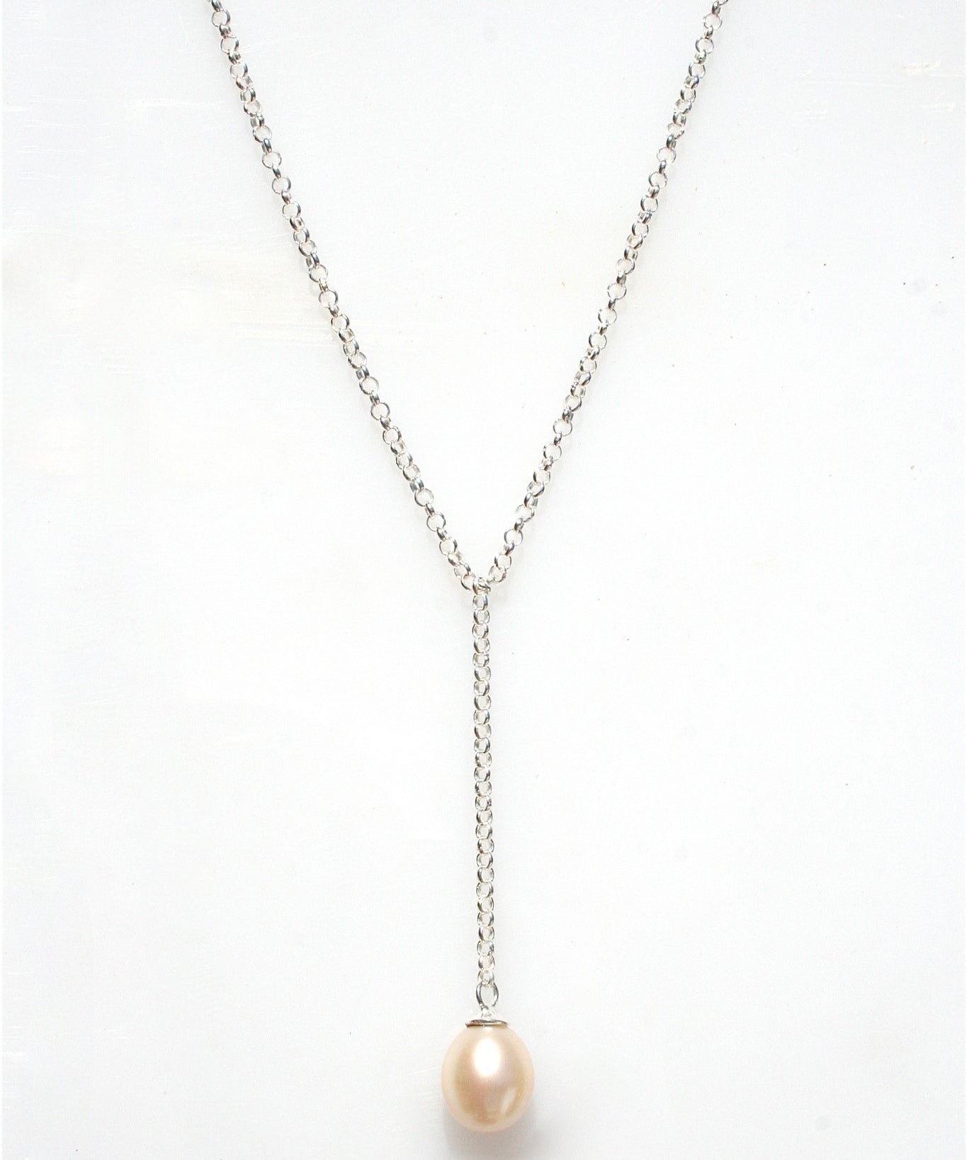 Ricki Pearl Necklace in 925 sterling silver featuring genuine freshwater pearls