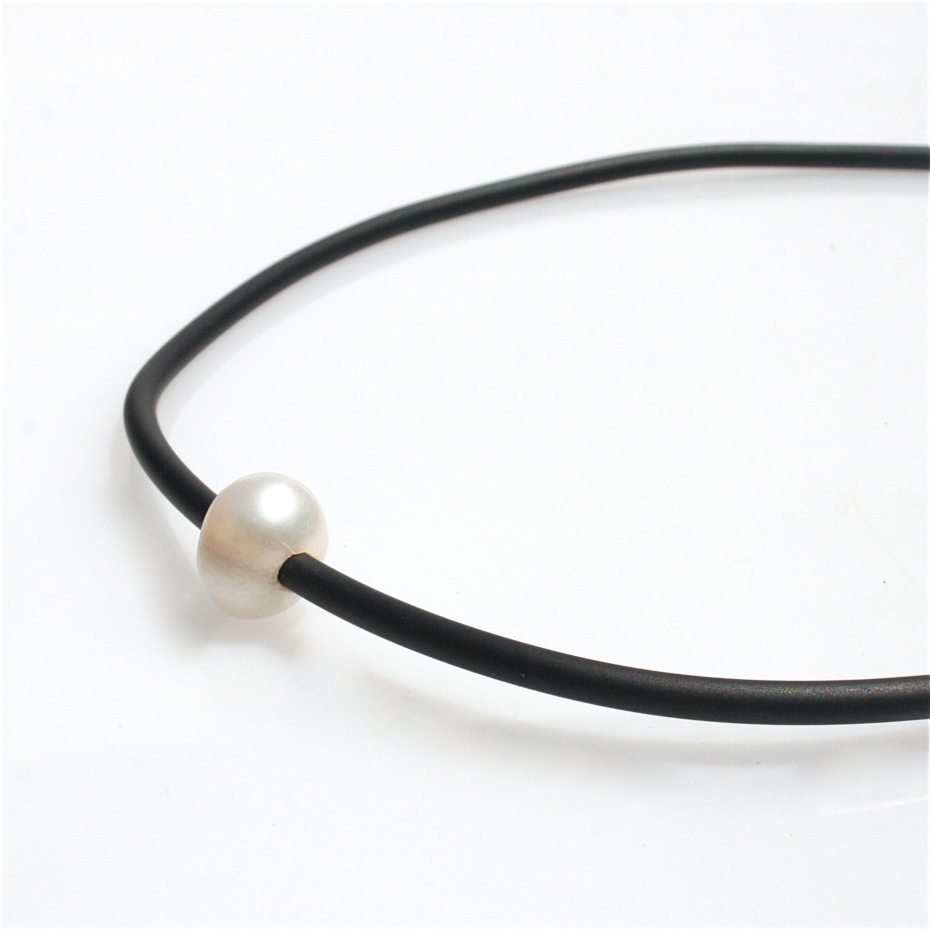 Sandswept Shores Pearl Neoprene Necklace