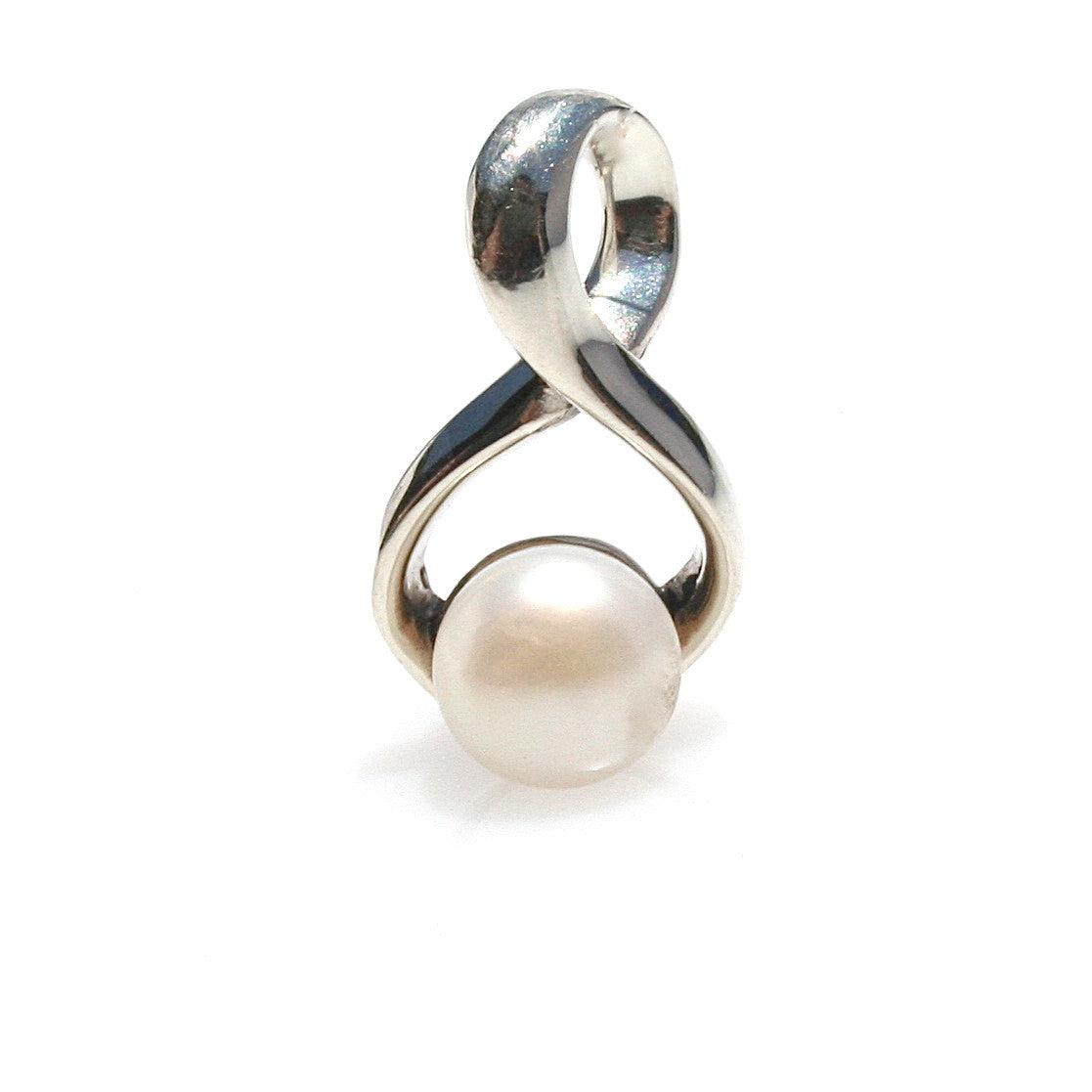 swirling silver pearl pendant 