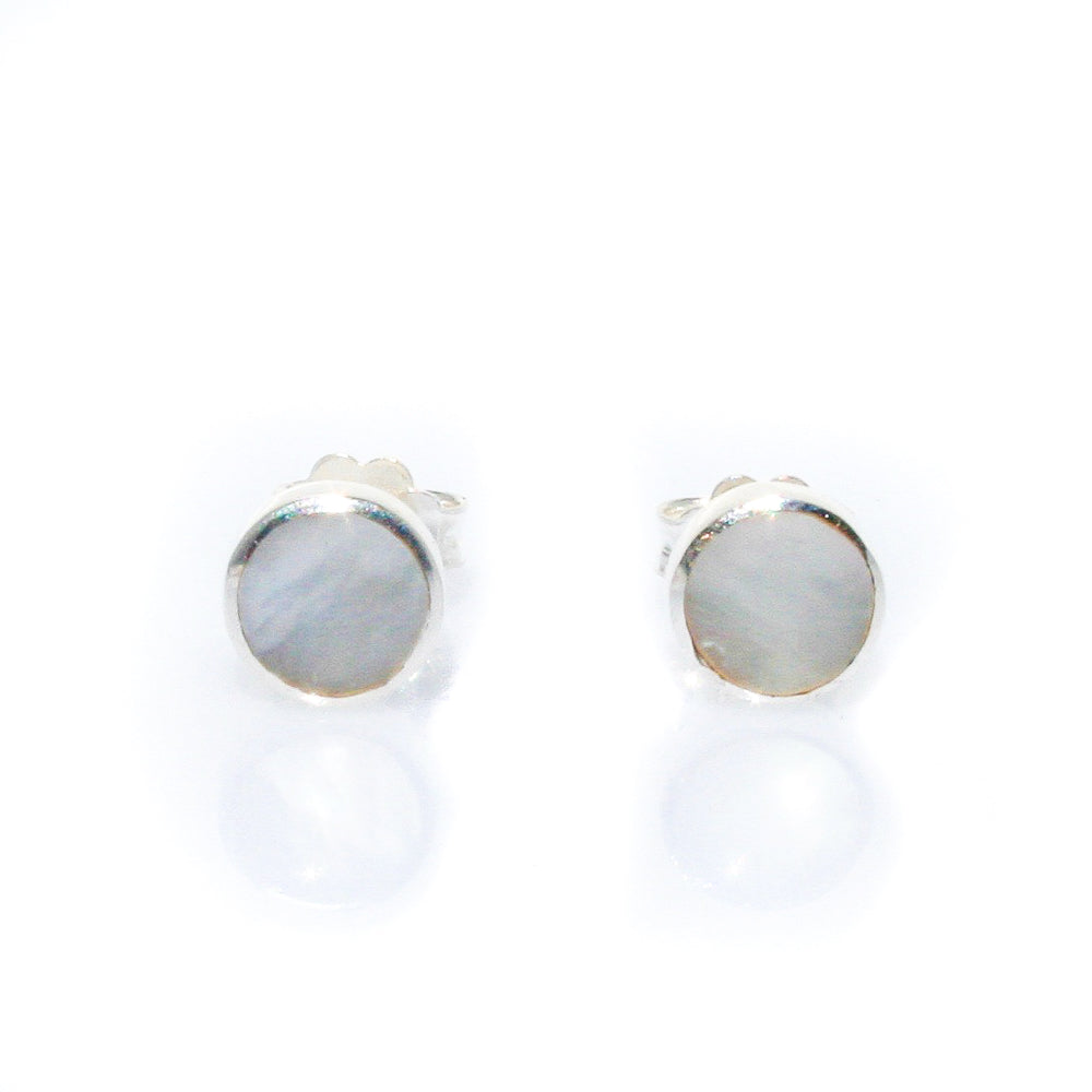 Mother of pearl studs round silver 