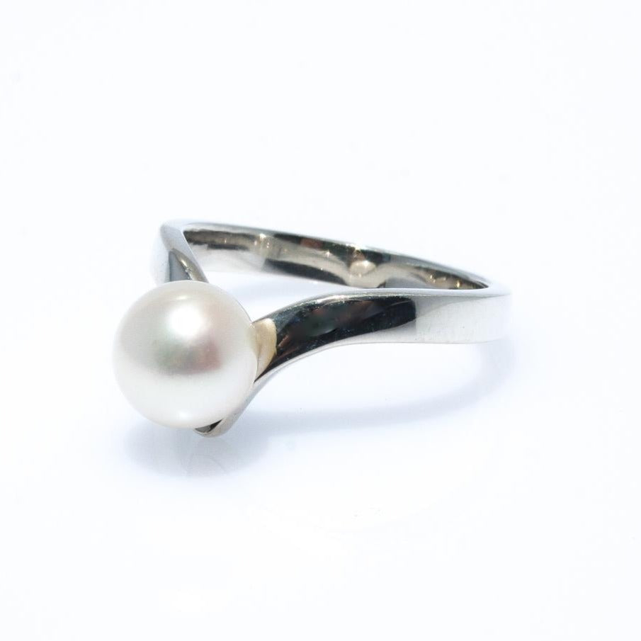 white pearl ring