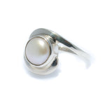 silver pearl ring